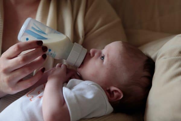 Comment passer du lait 1er âge au lait 2ème âge ?